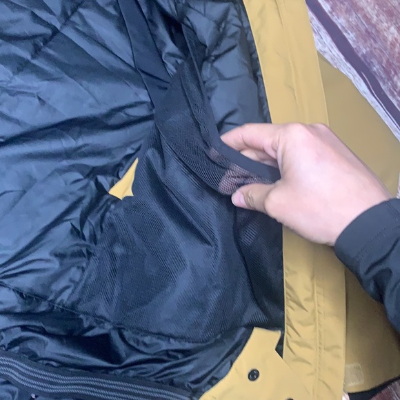 ❌SOLD OUT Marmot Refuge Insulated Jacket - Picture 15 of 16